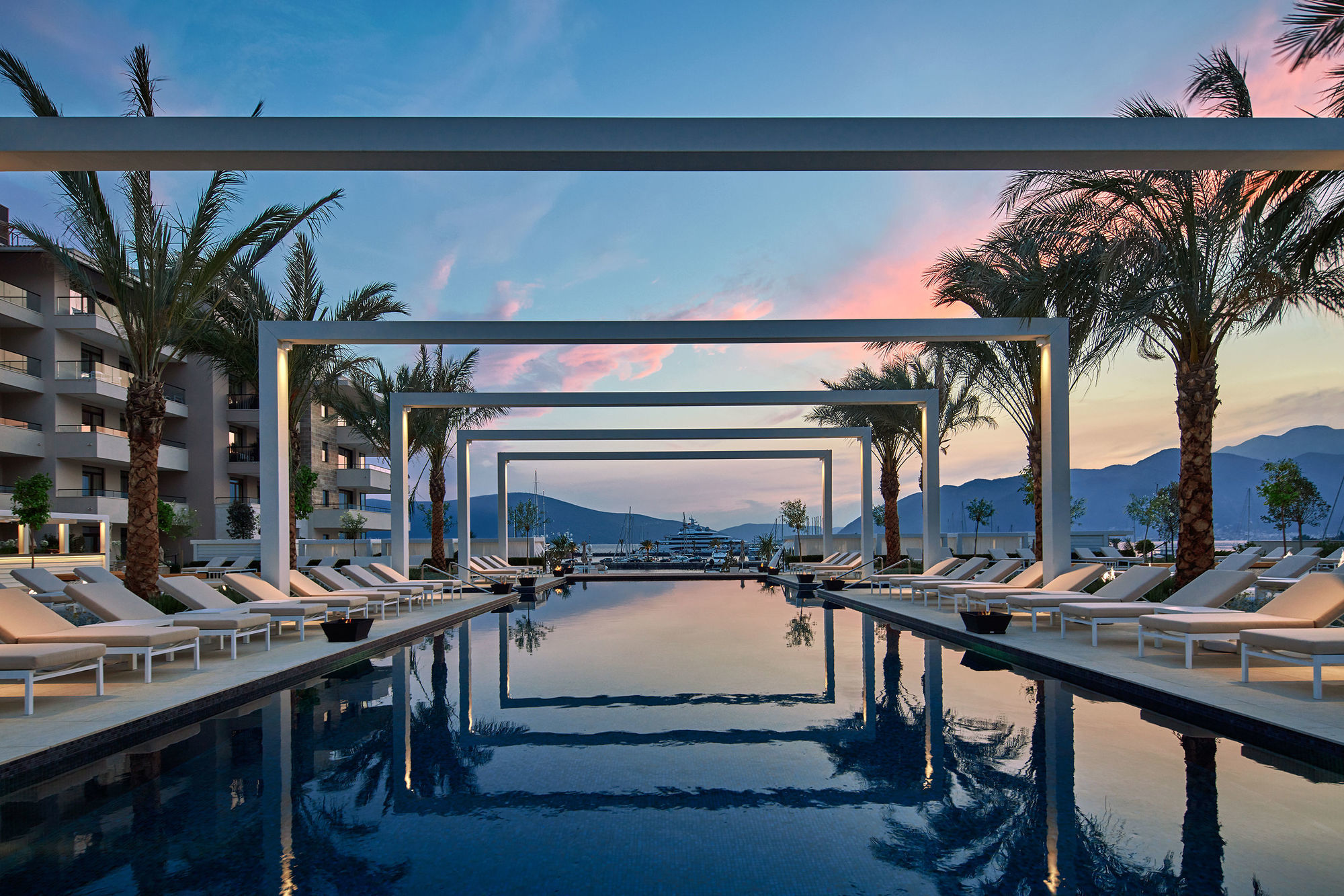 Regent Porto Montenegro Tivat Bagian luar foto The swimming pool at the hotel